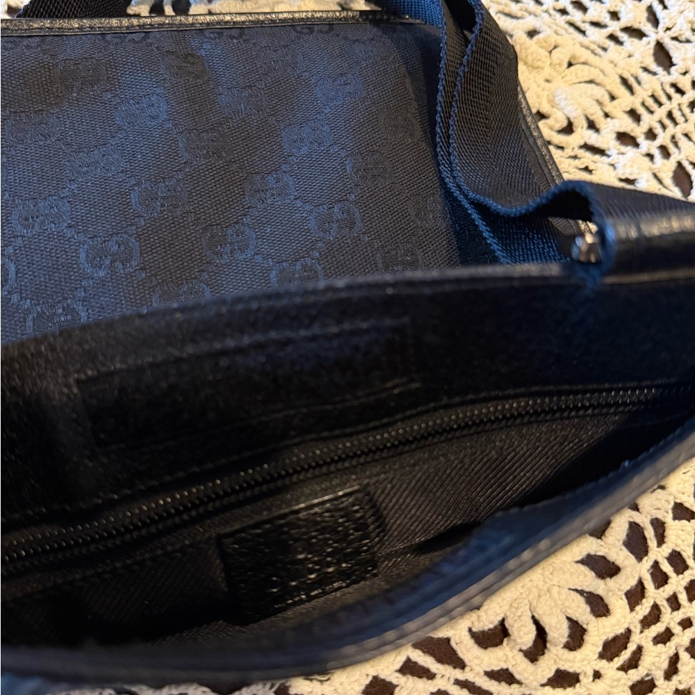 Gucci Black Web Crossbody Bag - Picture 3 of 11